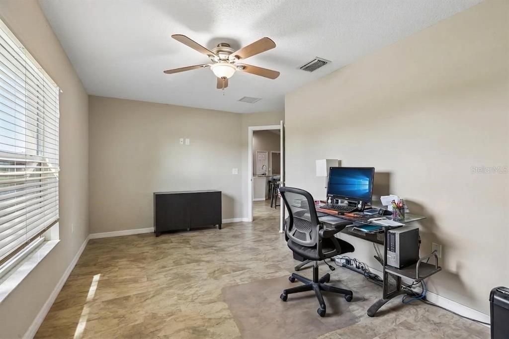 For Sale: $359,900 (3 beds, 2 baths, 1622 Square Feet)