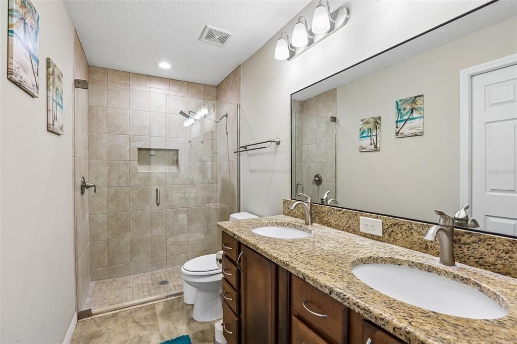For Sale: $359,900 (3 beds, 2 baths, 1622 Square Feet)