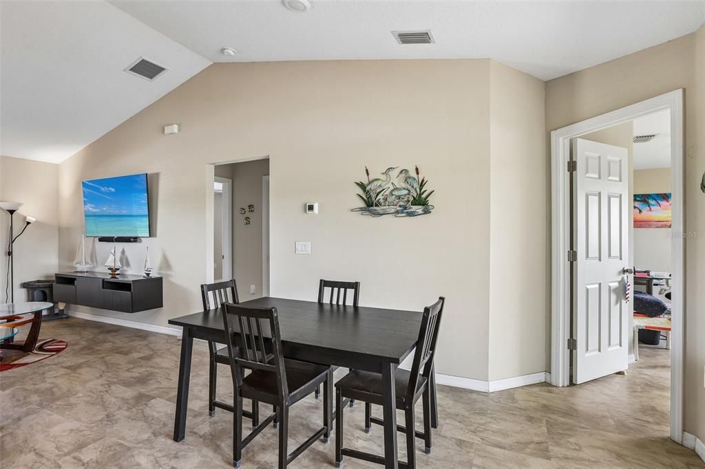For Sale: $359,900 (3 beds, 2 baths, 1622 Square Feet)