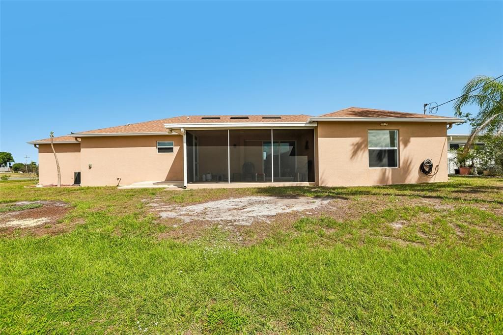 For Sale: $359,900 (3 beds, 2 baths, 1622 Square Feet)
