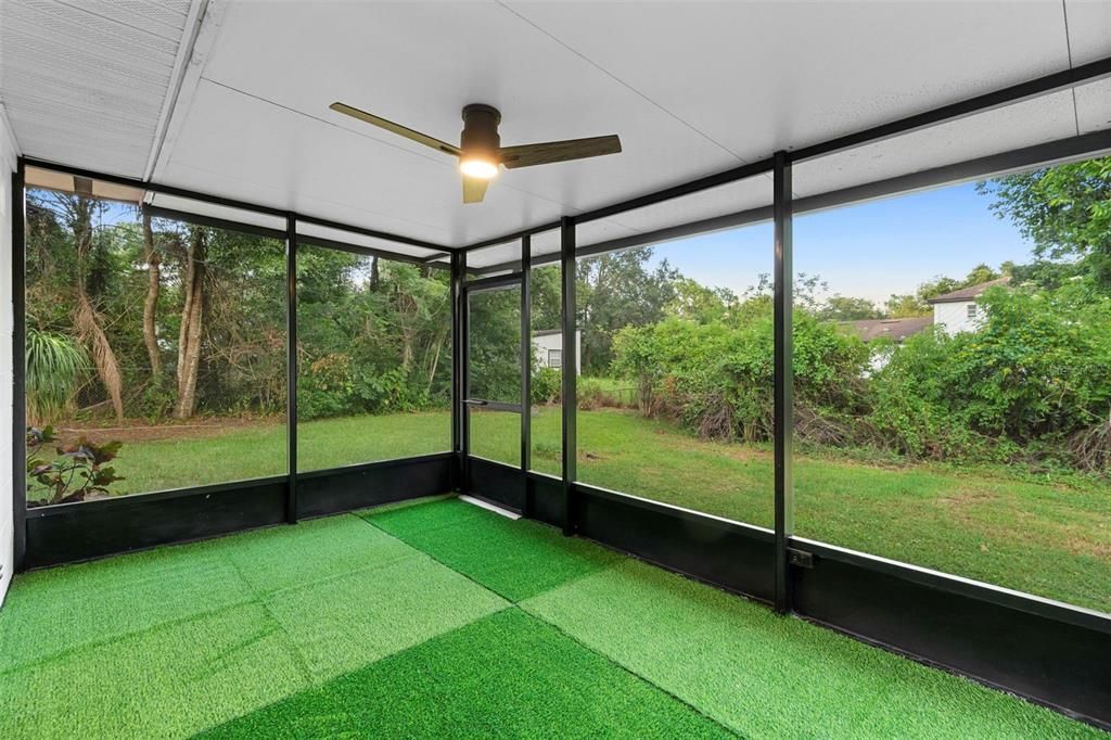 Active With Contract: $889,000 (3 beds, 2 baths, 2272 Square Feet)