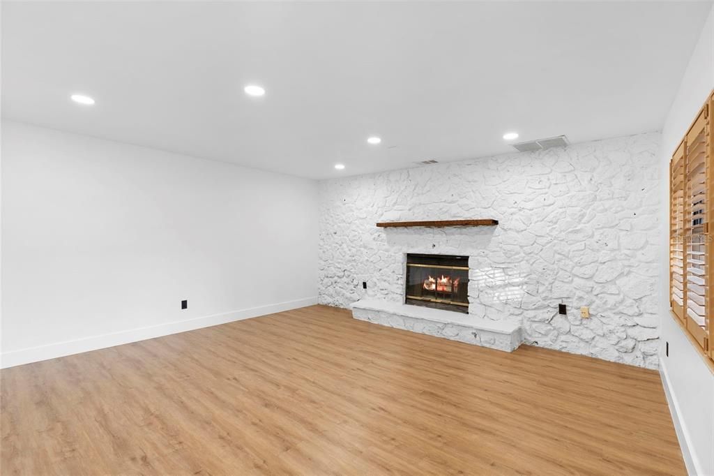 Active With Contract: $889,000 (3 beds, 2 baths, 2272 Square Feet)