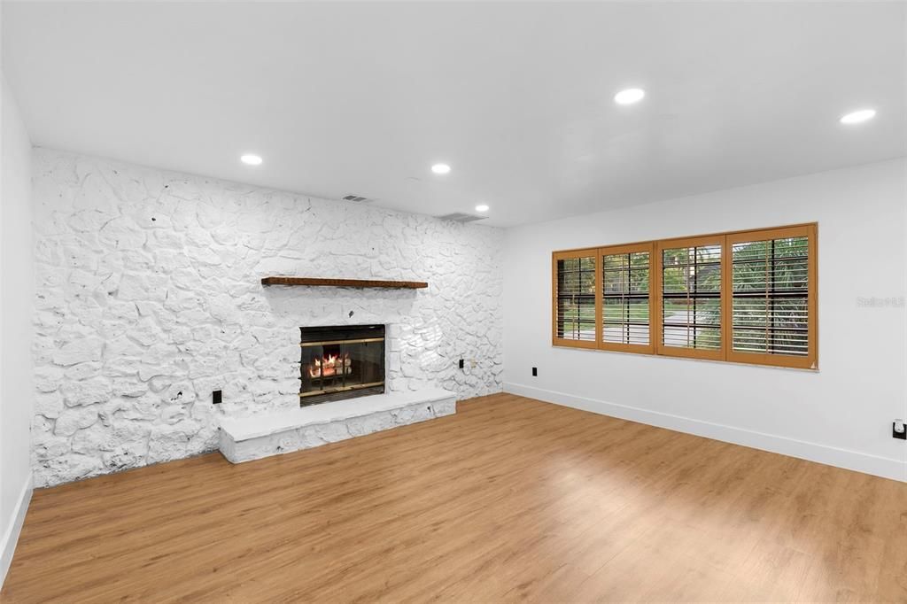 Active With Contract: $889,000 (3 beds, 2 baths, 2272 Square Feet)
