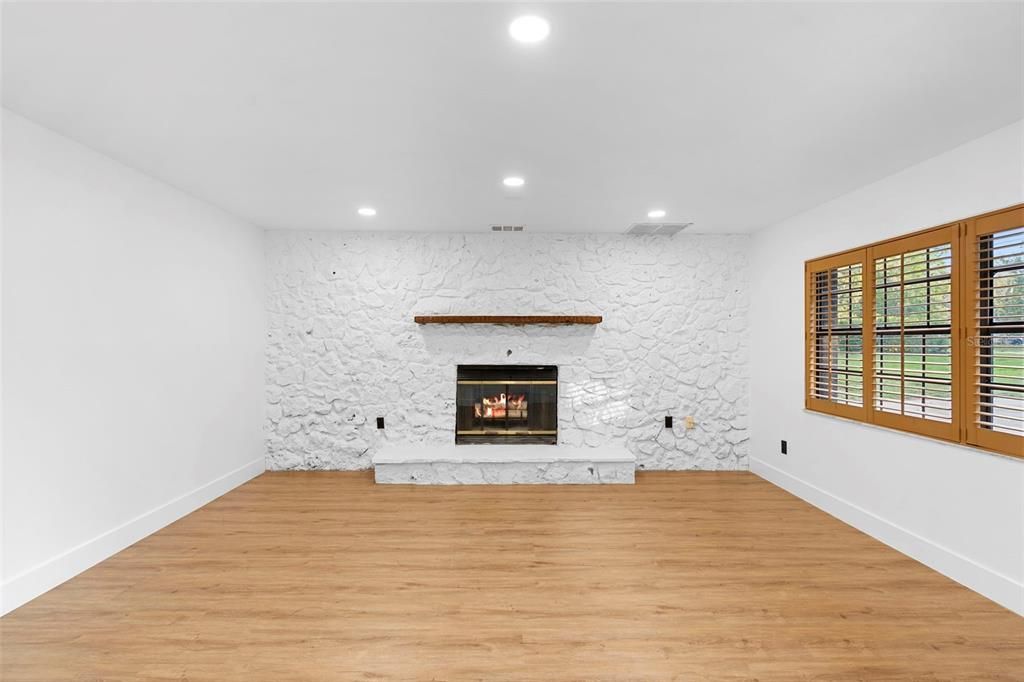 Active With Contract: $889,000 (3 beds, 2 baths, 2272 Square Feet)
