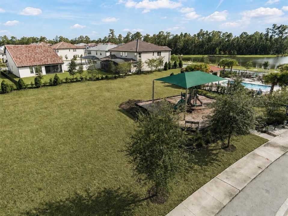Activo con contrato: $900,000 (5 camas, 3 baños, 4202 Pies cuadrados)