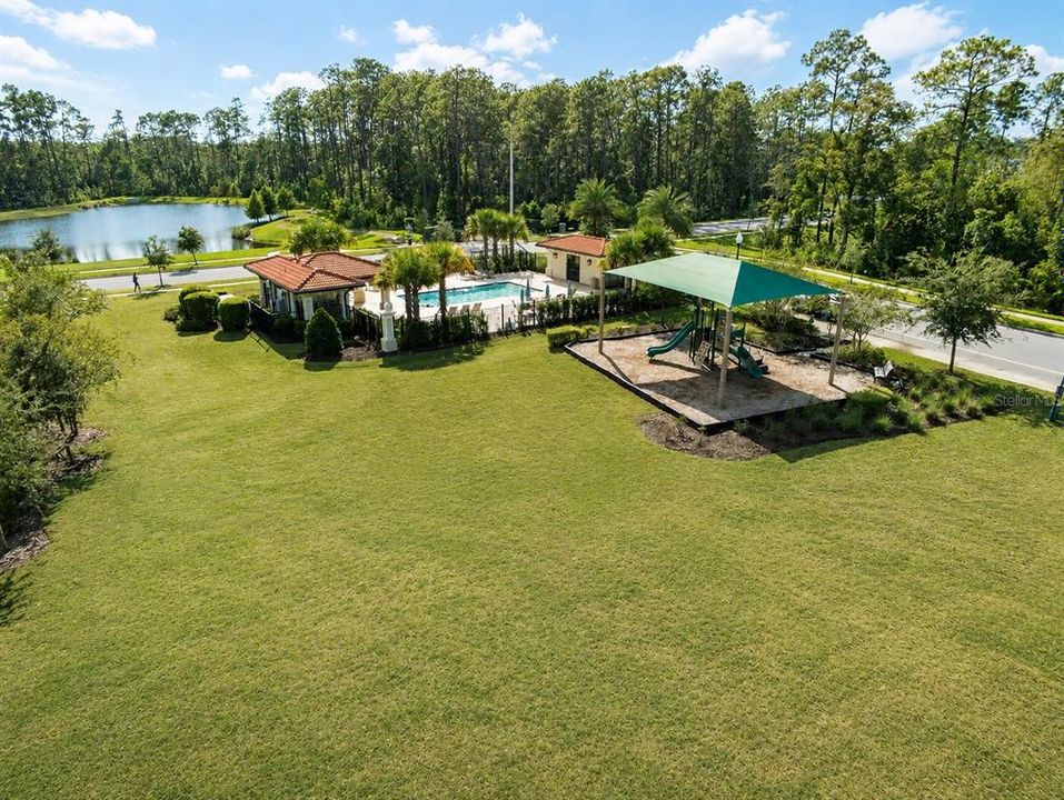 Activo con contrato: $900,000 (5 camas, 3 baños, 4202 Pies cuadrados)