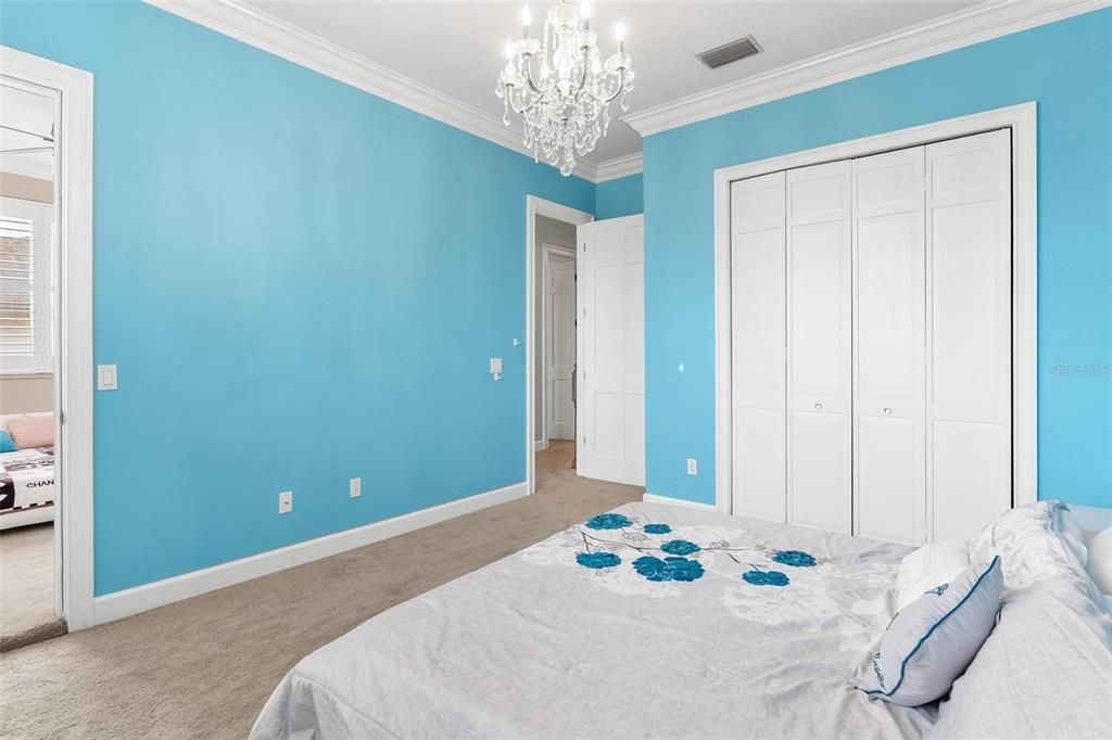 En Venta: $749,000 (4 camas, 2 baños, 3813 Pies cuadrados)