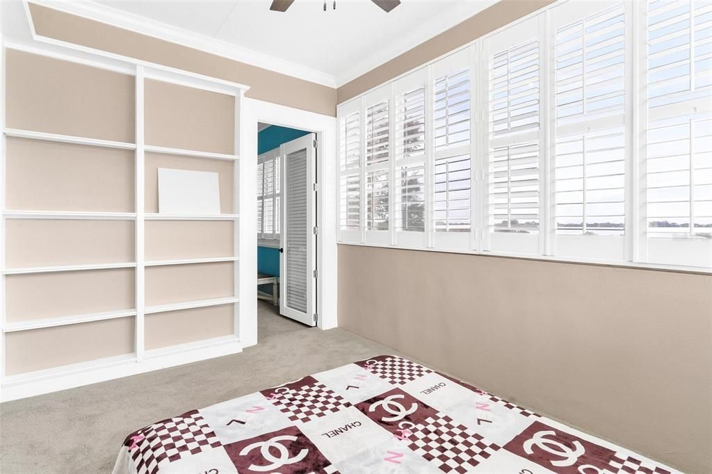En Venta: $749,000 (4 camas, 2 baños, 3813 Pies cuadrados)