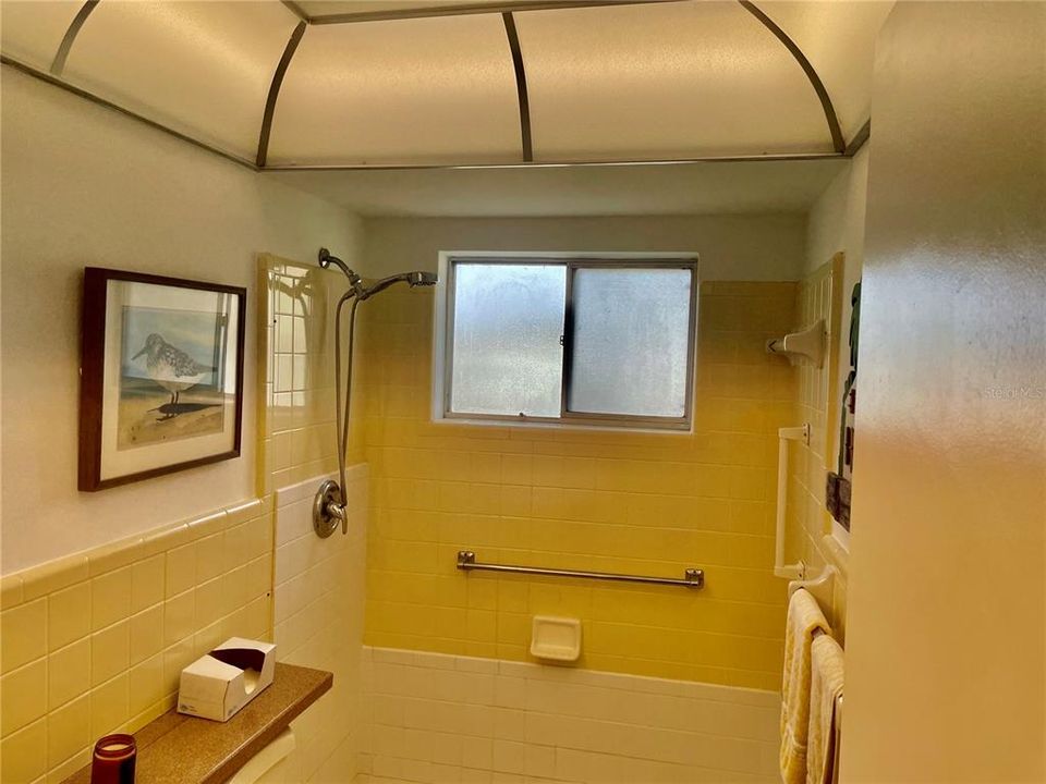 В аренду: $1,350 (1 спален, 1 ванн, 874 Квадратных фут)