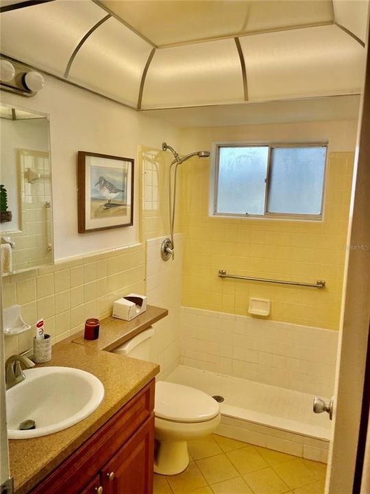 В аренду: $1,350 (1 спален, 1 ванн, 874 Квадратных фут)