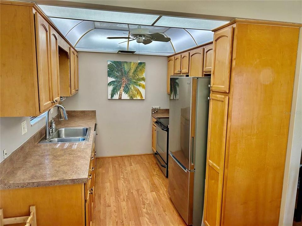 В аренду: $1,350 (1 спален, 1 ванн, 874 Квадратных фут)