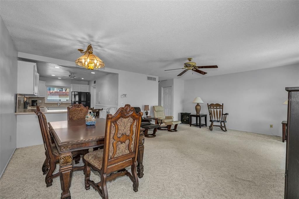 En Venta: $500,000 (3 camas, 2 baños, 1558 Pies cuadrados)