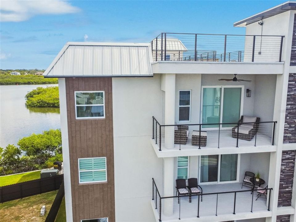 For Sale: $1,895,000 (4 beds, 2 baths, 2310 Square Feet)