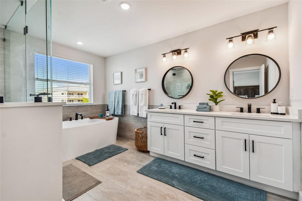 For Sale: $1,895,000 (4 beds, 2 baths, 2310 Square Feet)