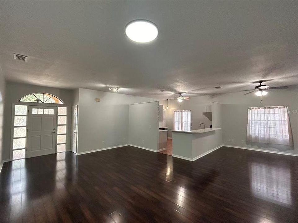 For Rent: $2,480 (3 beds, 2 baths, 1428 Square Feet)