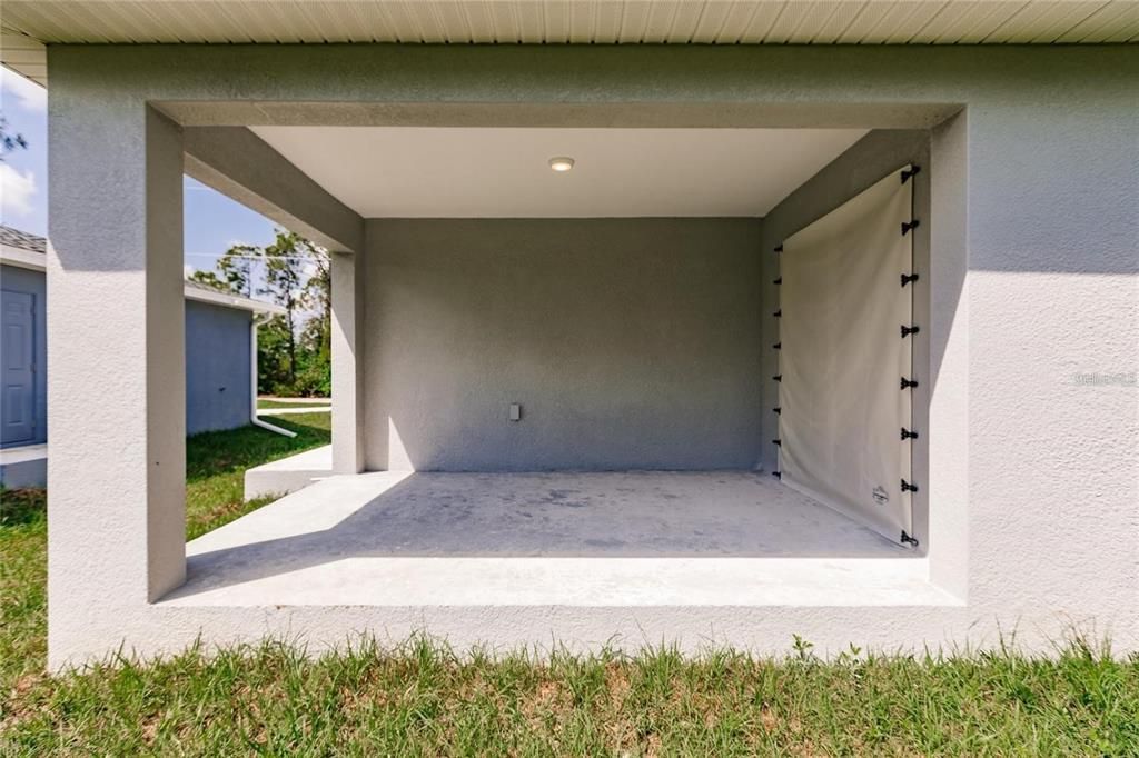 For Sale: $225,000 (2 beds, 1 baths, 930 Square Feet)