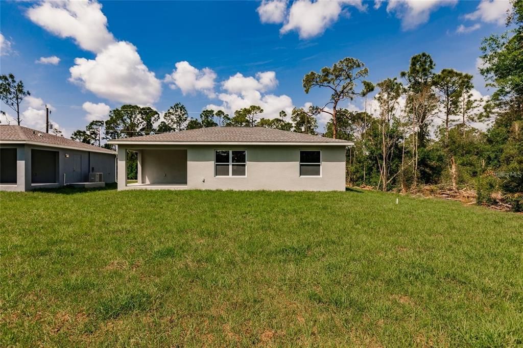 For Sale: $225,000 (2 beds, 1 baths, 930 Square Feet)