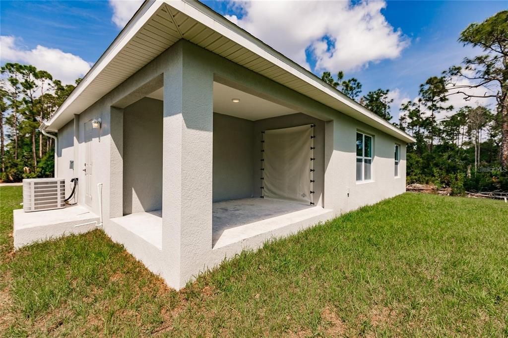 For Sale: $225,000 (2 beds, 1 baths, 930 Square Feet)