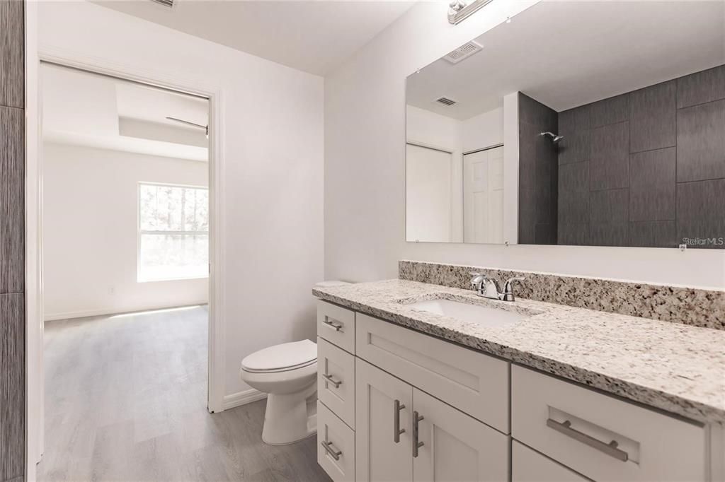 For Sale: $225,000 (2 beds, 1 baths, 930 Square Feet)
