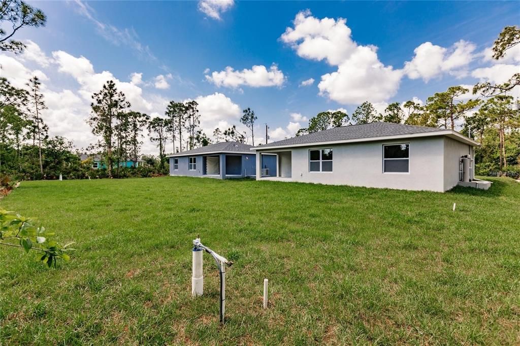 For Sale: $225,000 (2 beds, 1 baths, 930 Square Feet)
