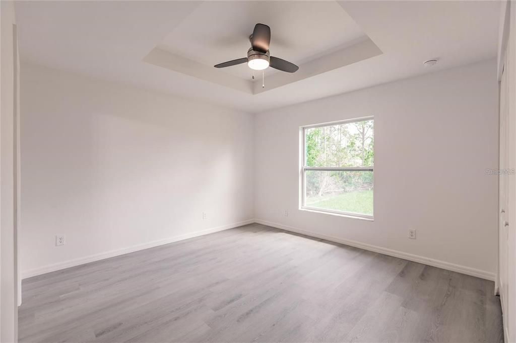 For Sale: $225,000 (2 beds, 1 baths, 930 Square Feet)