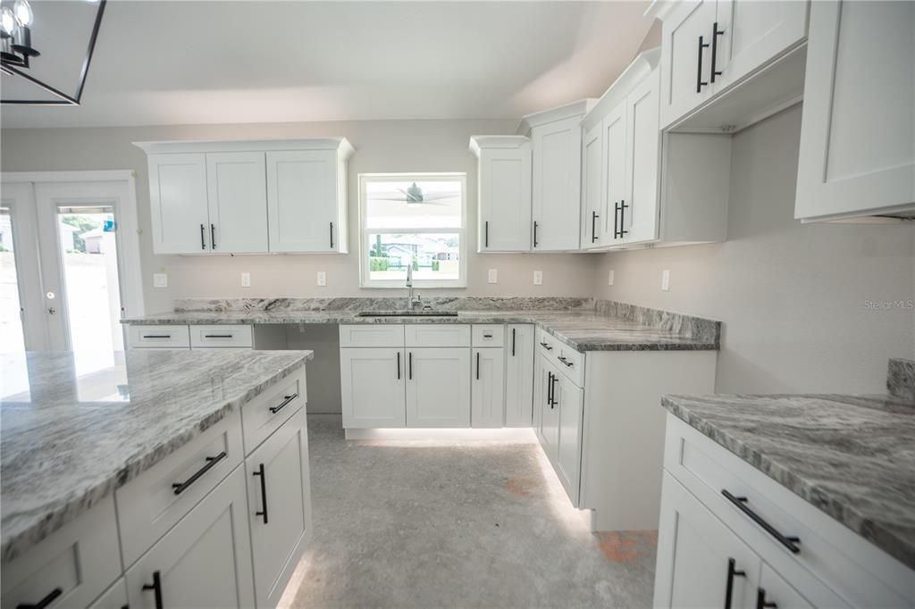 En Venta: $449,000 (3 camas, 2 baños, 1592 Pies cuadrados)