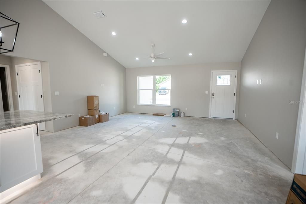 En Venta: $449,000 (3 camas, 2 baños, 1592 Pies cuadrados)