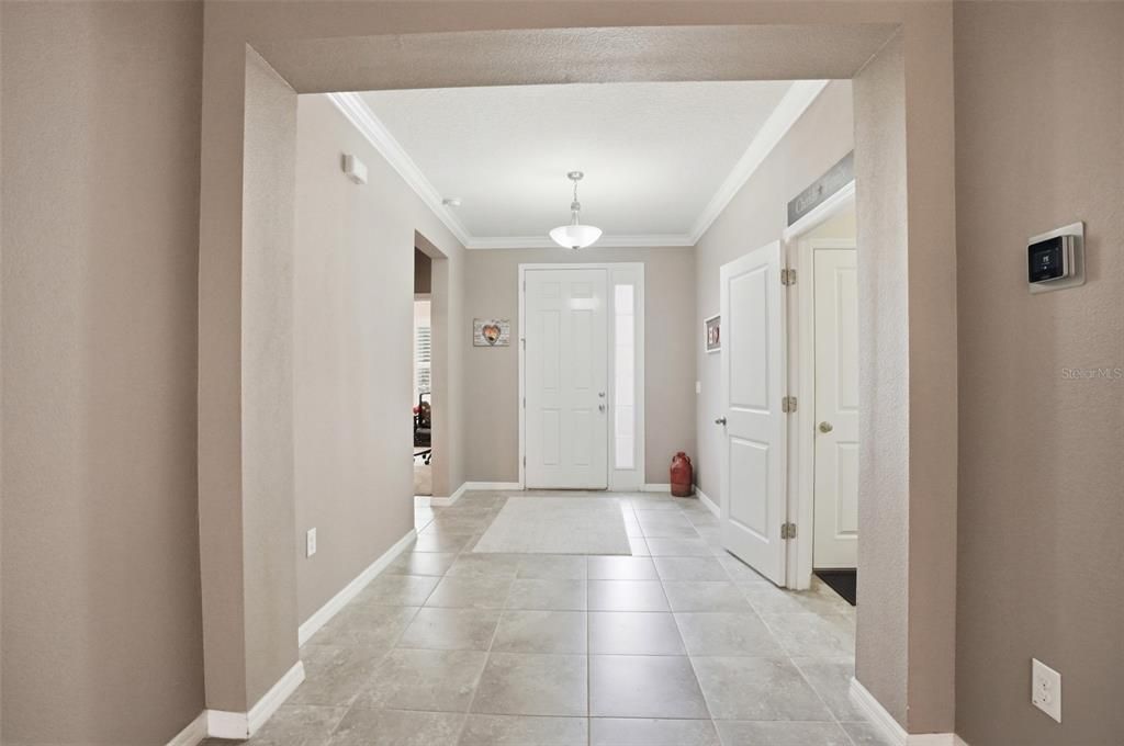 En Venta: $425,000 (4 camas, 3 baños, 2528 Pies cuadrados)