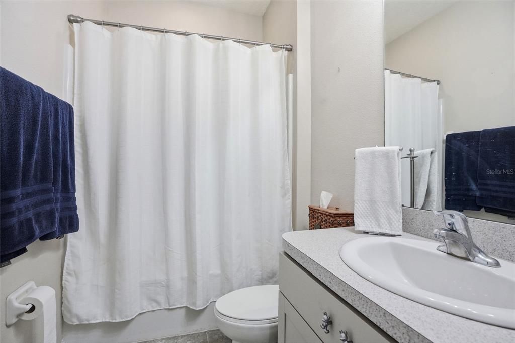 En Venta: $425,000 (4 camas, 3 baños, 2528 Pies cuadrados)