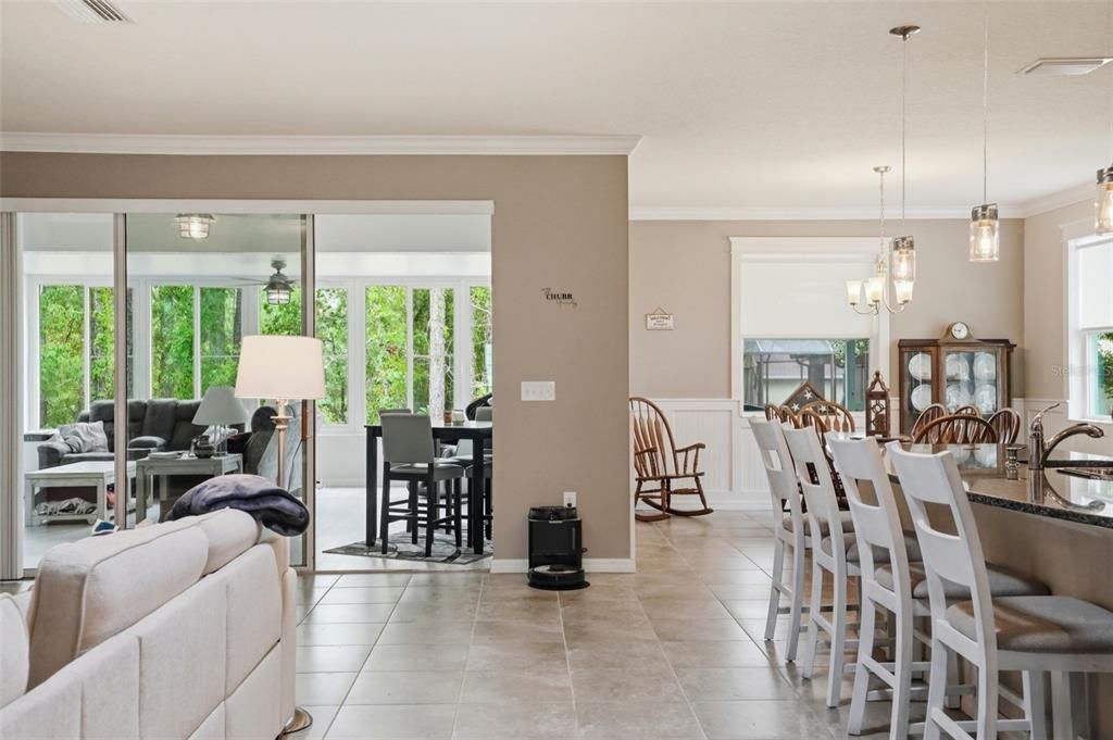 En Venta: $425,000 (4 camas, 3 baños, 2528 Pies cuadrados)