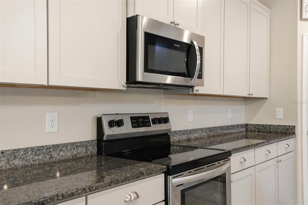 En Venta: $425,000 (4 camas, 3 baños, 2528 Pies cuadrados)