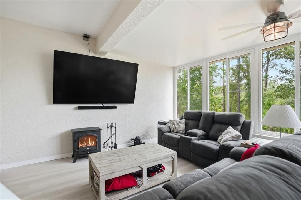 En Venta: $425,000 (4 camas, 3 baños, 2528 Pies cuadrados)