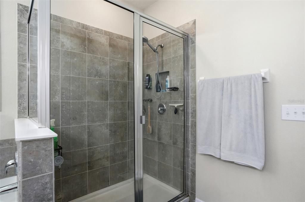 En Venta: $425,000 (4 camas, 3 baños, 2528 Pies cuadrados)