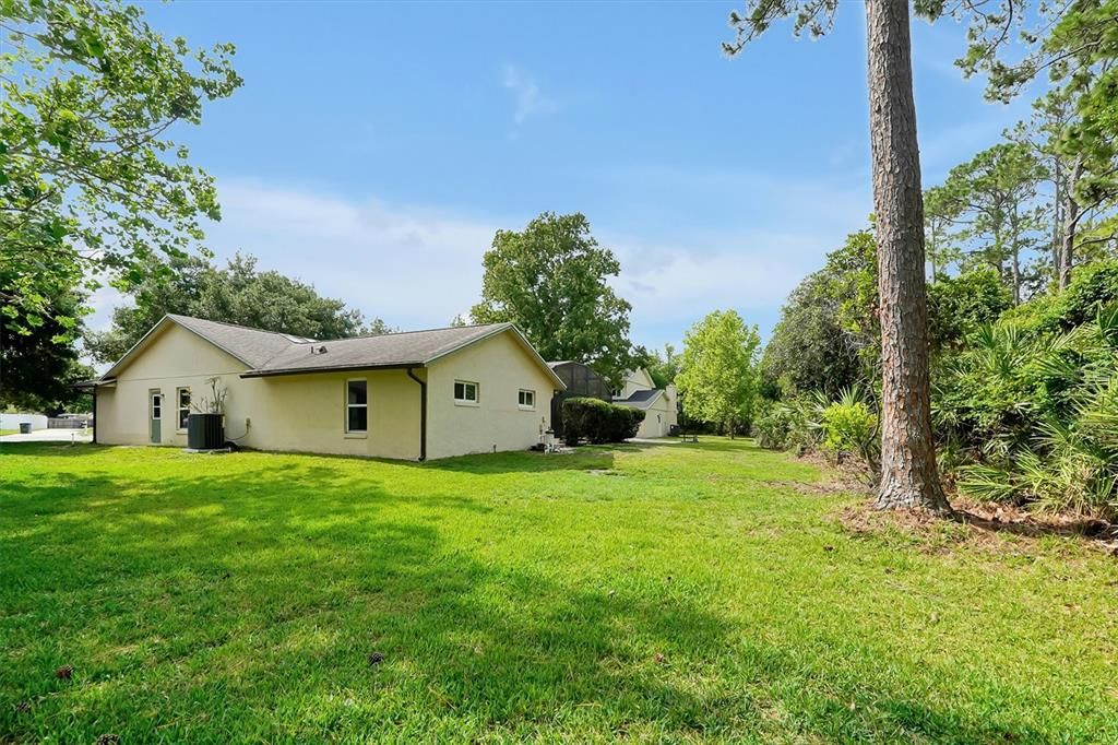 Activo con contrato: $425,000 (4 camas, 2 baños, 1962 Pies cuadrados)