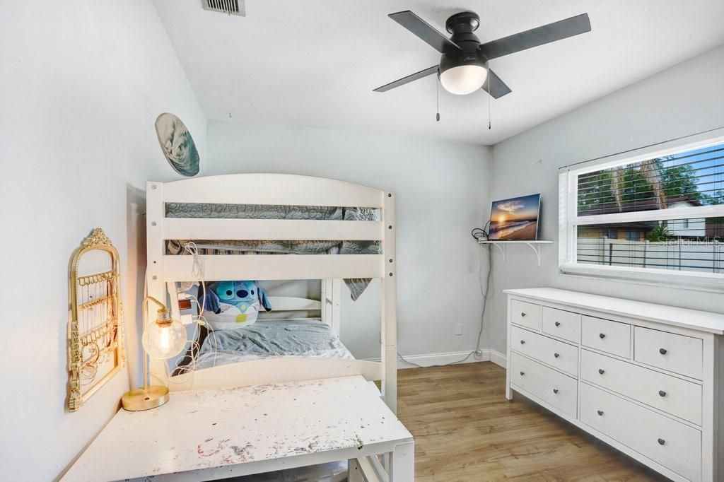 En Venta: $395,000 (4 camas, 2 baños, 1740 Pies cuadrados)