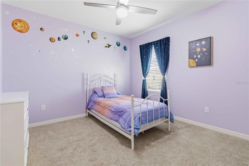 For Sale: $415,000 (5 beds, 3 baths, 2466 Square Feet)