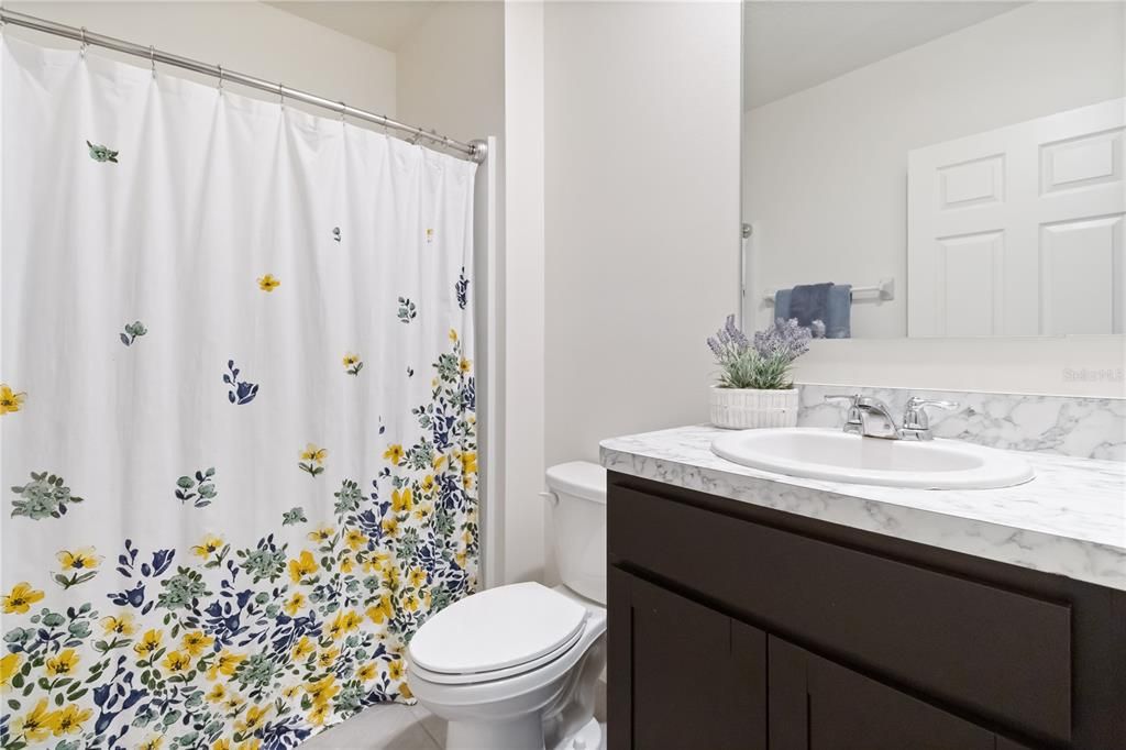 For Sale: $415,000 (5 beds, 3 baths, 2466 Square Feet)