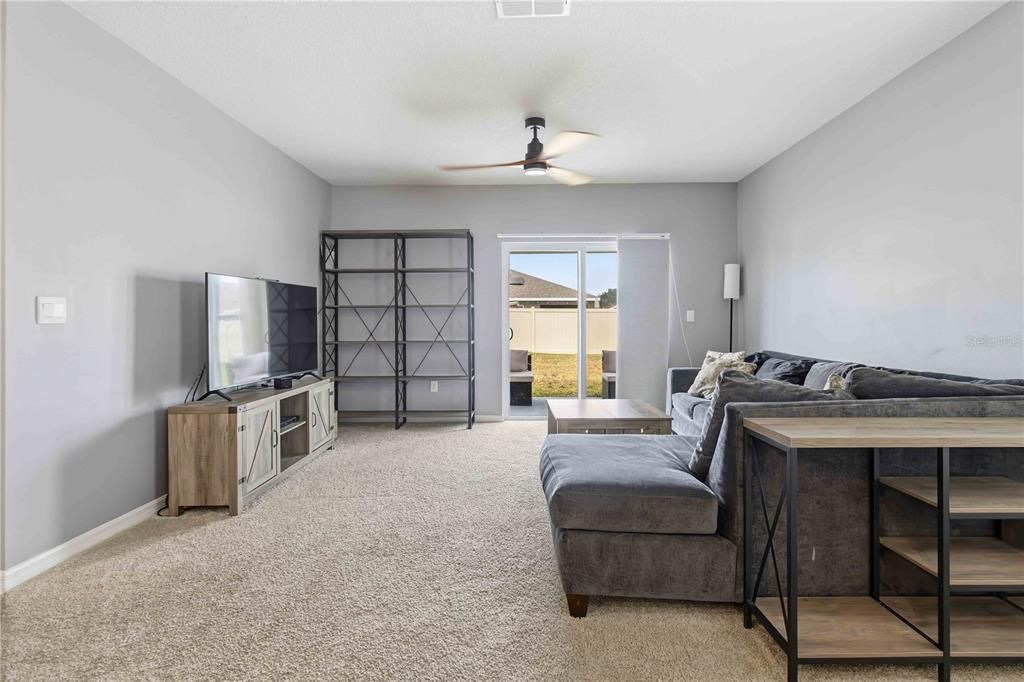 For Sale: $415,000 (5 beds, 3 baths, 2466 Square Feet)