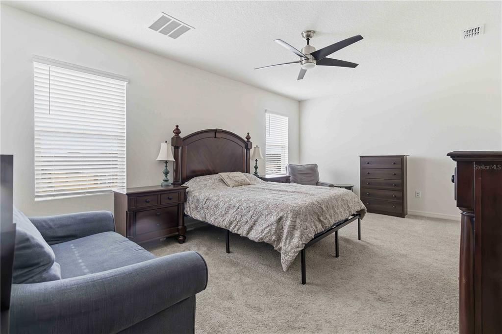 For Sale: $415,000 (5 beds, 3 baths, 2466 Square Feet)