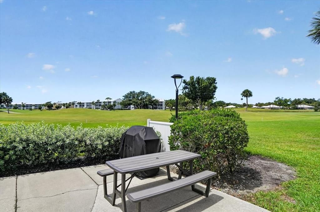 For Sale: $239,000 (2 beds, 2 baths, 1093 Square Feet)
