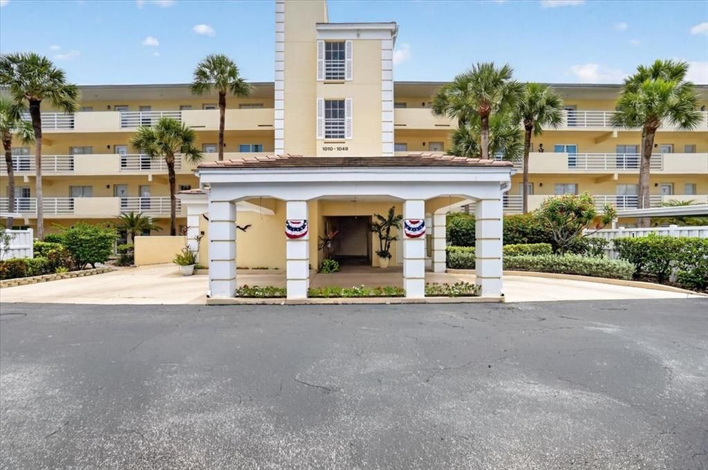 For Sale: $239,000 (2 beds, 2 baths, 1093 Square Feet)