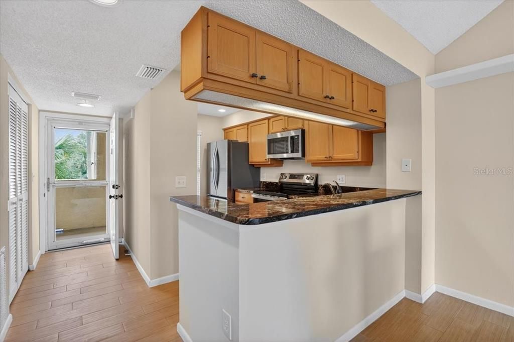 For Sale: $239,000 (2 beds, 2 baths, 1093 Square Feet)