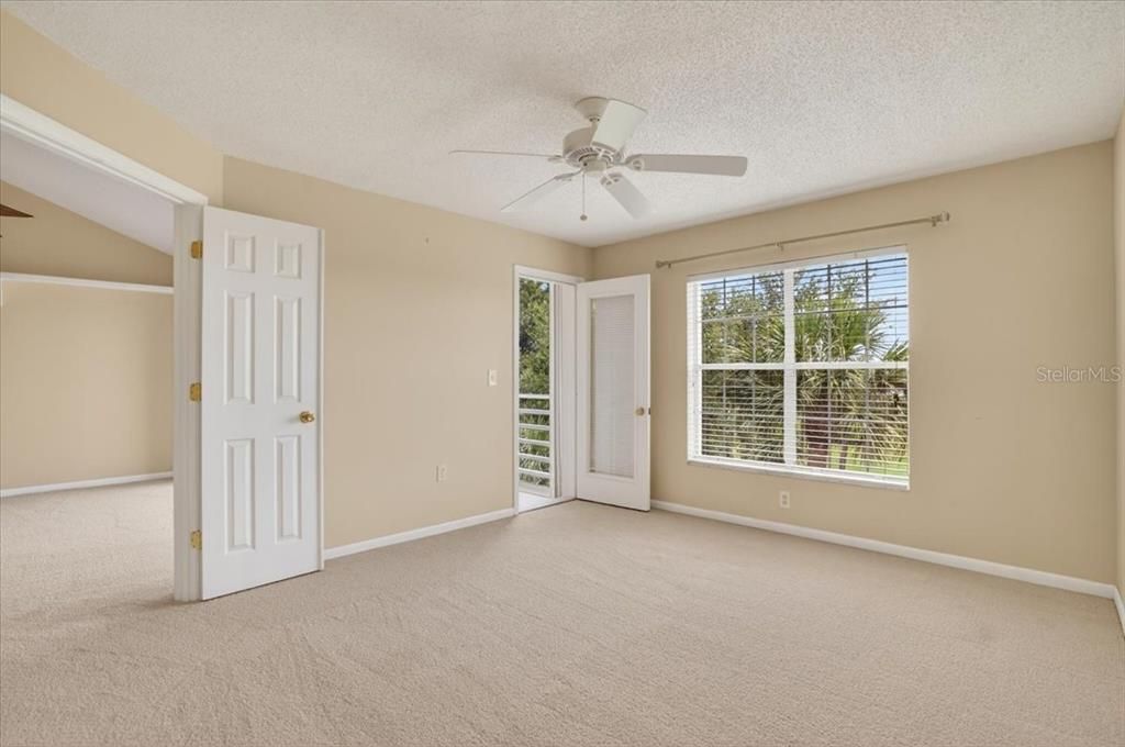 For Sale: $239,000 (2 beds, 2 baths, 1093 Square Feet)