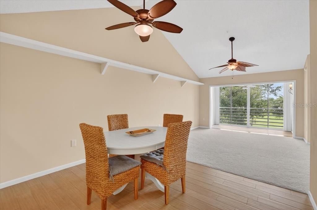 For Sale: $239,000 (2 beds, 2 baths, 1093 Square Feet)