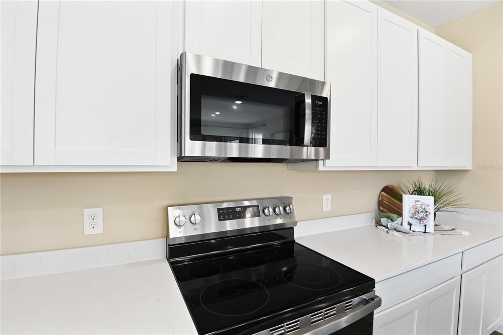 For Sale: $419,999 (3 beds, 2 baths, 2410 Square Feet)