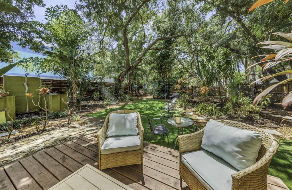 Active With Contract: $409,000 (3 beds, 2 baths, 1375 Square Feet)