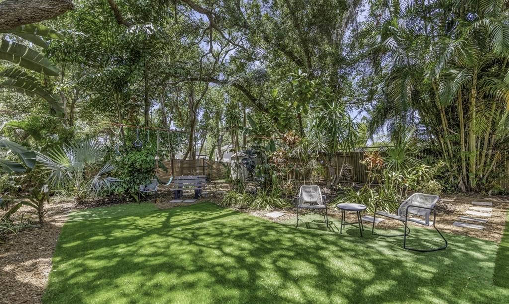 Active With Contract: $409,000 (3 beds, 2 baths, 1375 Square Feet)