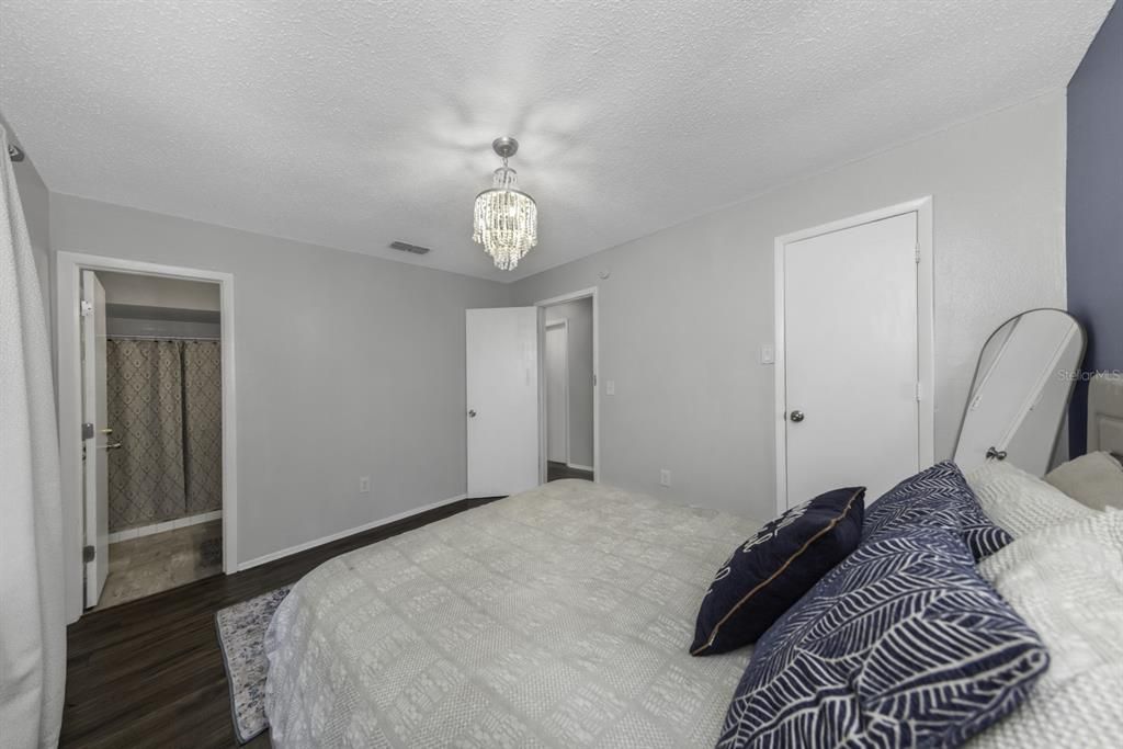 Active With Contract: $409,000 (3 beds, 2 baths, 1375 Square Feet)
