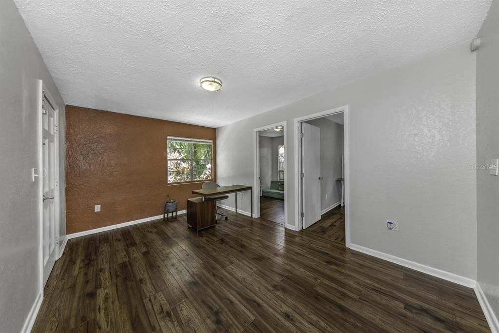 Active With Contract: $409,000 (3 beds, 2 baths, 1375 Square Feet)