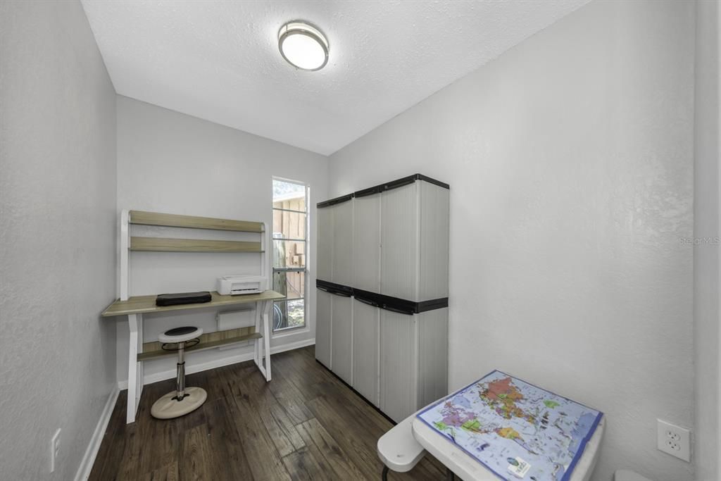 Active With Contract: $409,000 (3 beds, 2 baths, 1375 Square Feet)